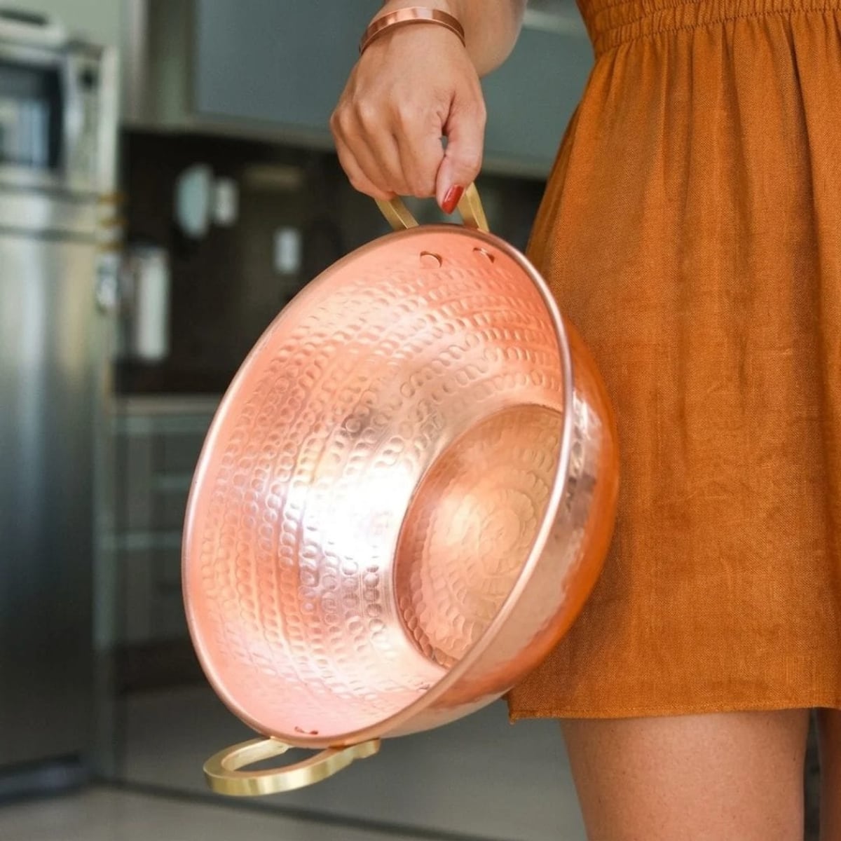 Utensílios de cobre superam inox e alumínio no controle térmico e no ponto exato das receitas